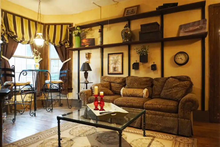 Pearls Place LR 768x512