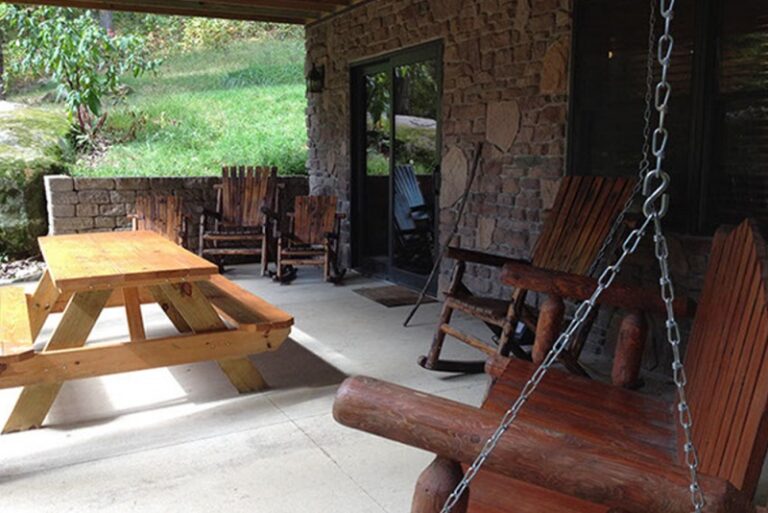 WoodburyCabinRental2 768x513