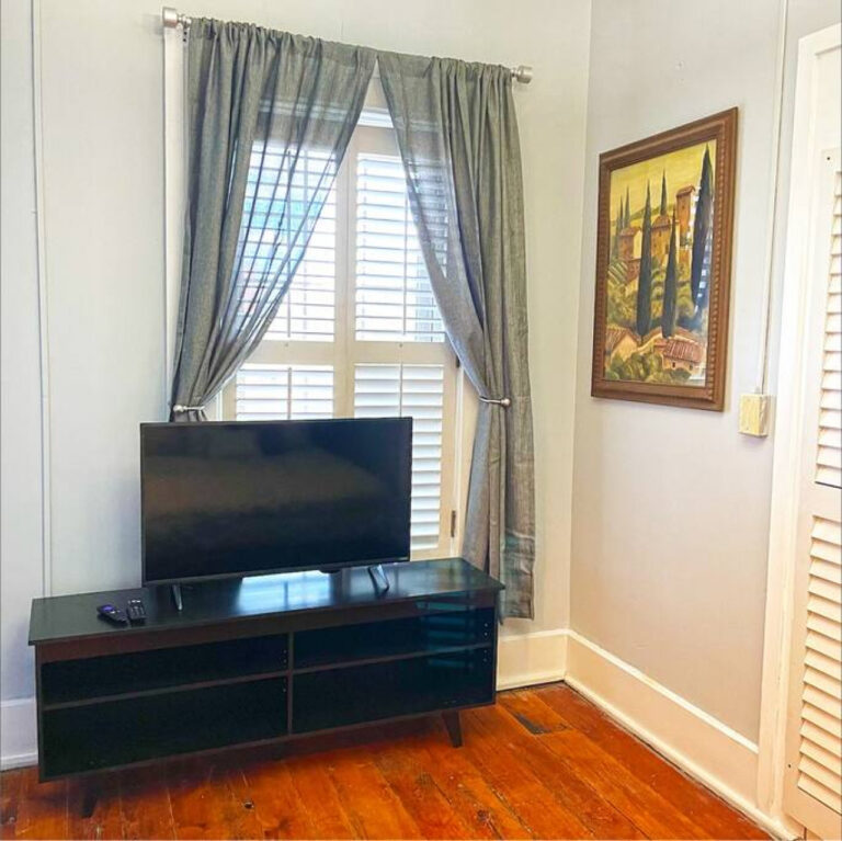 kingcharlies7 768x767